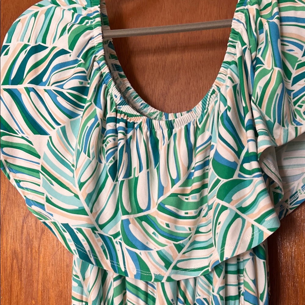 Leaf Patterned Green Maxi Dress - Picture 2 of 3